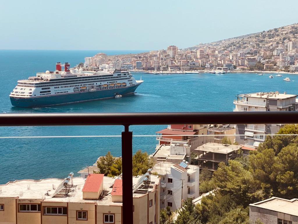 Sunnyholidays * Sarandë